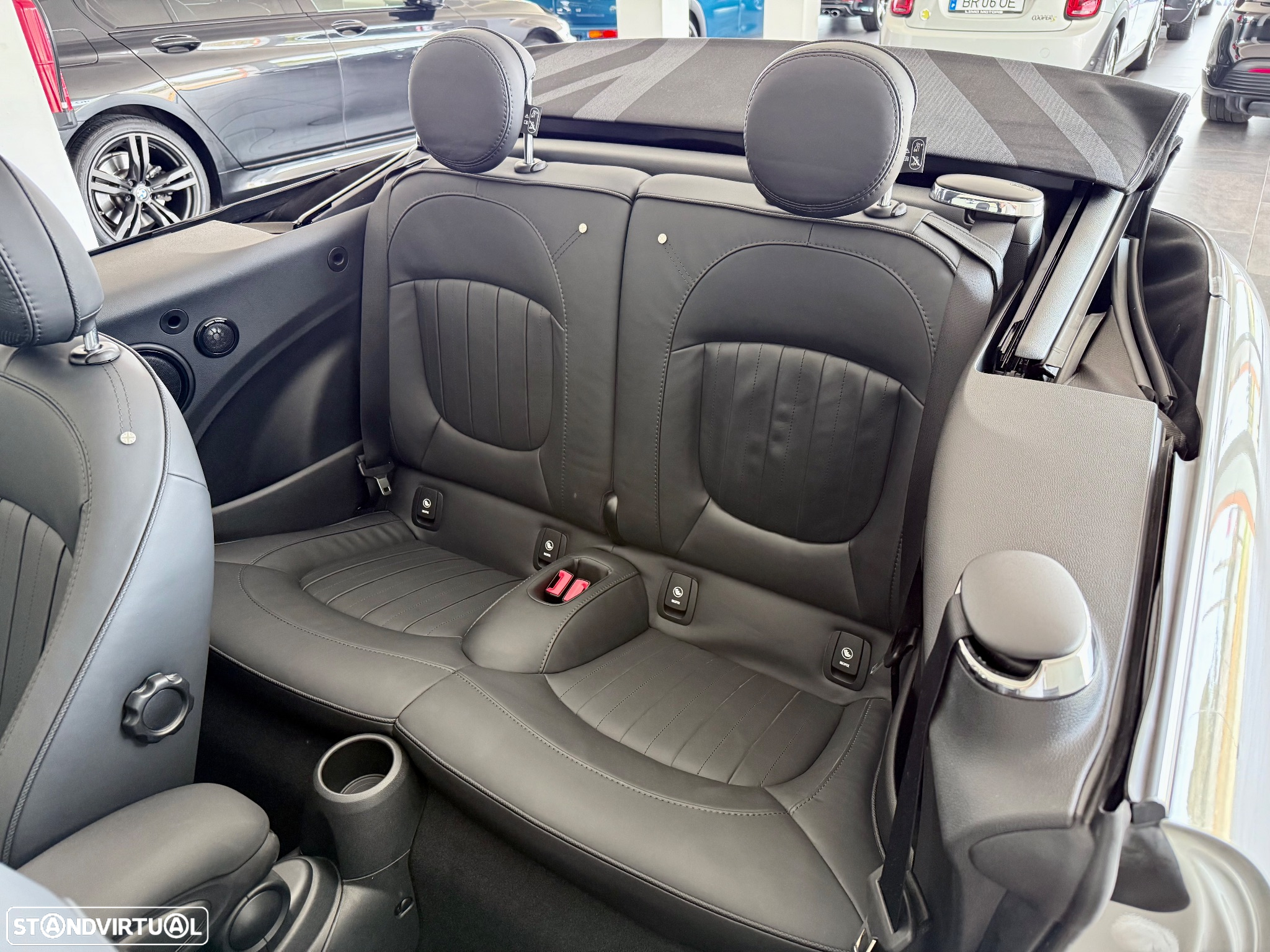 MINI Cabrio Cooper SE 1 of 999 - 28