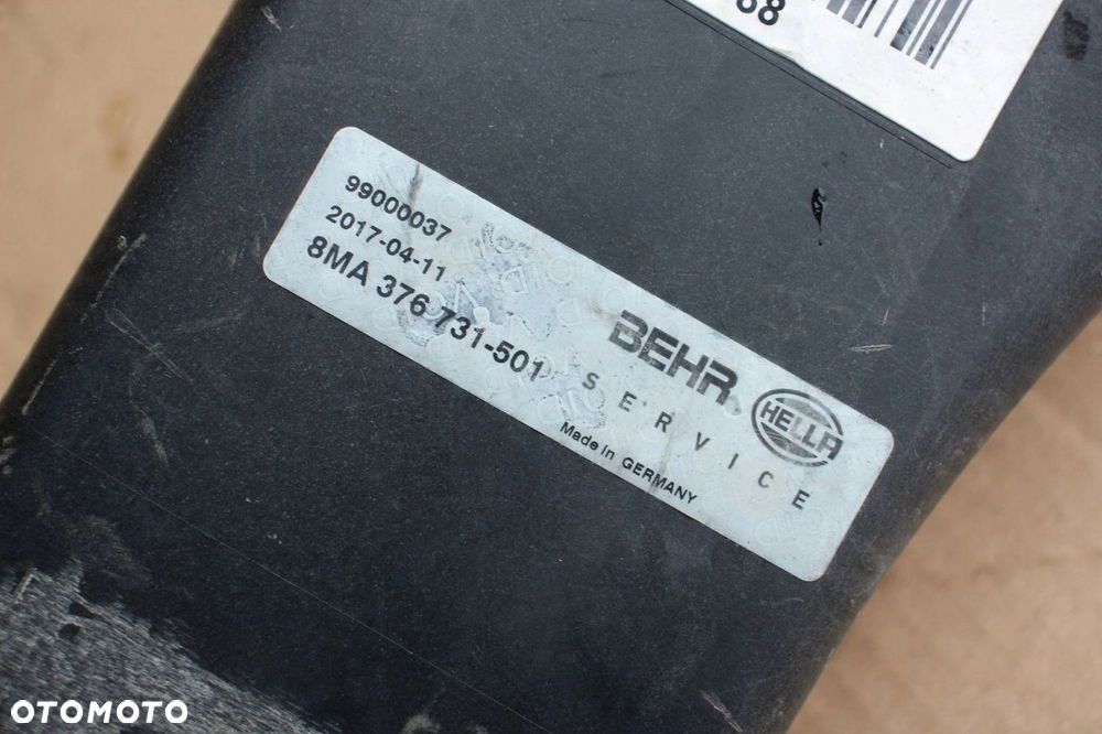 Zbiorniczek wyrównawczy płynu BMW 7 E38 BEHR 8MA376731-501 - 2