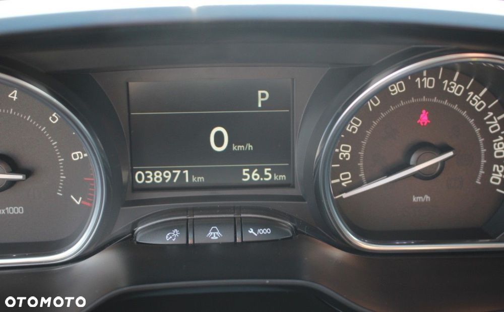Peugeot 2008 - 12