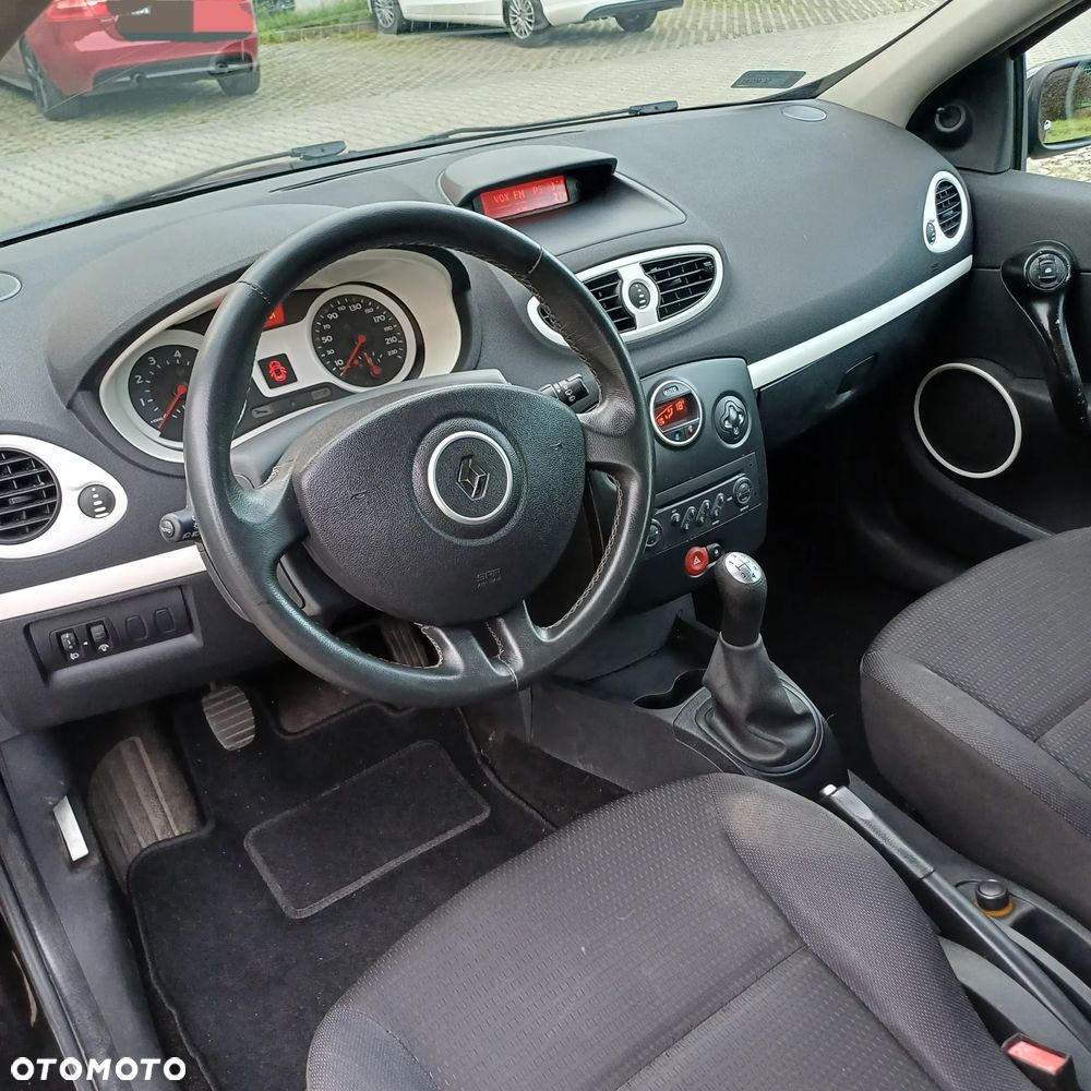 Renault Clio 1.6 16V Expression - 5