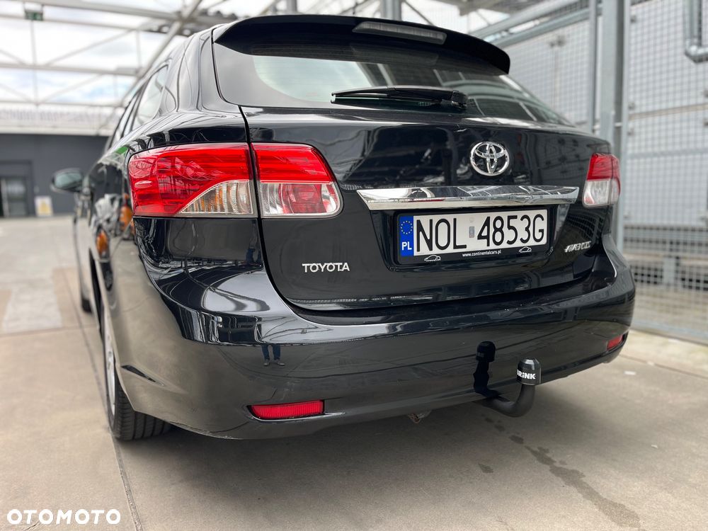 Toyota Avensis 1.6 Comfort - 6