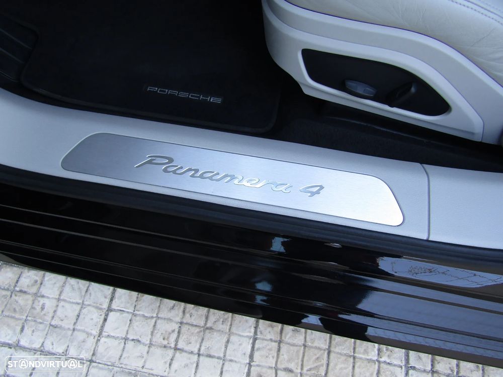 Porsche Panamera Sport Turismo 4 E-Hybrid - 13