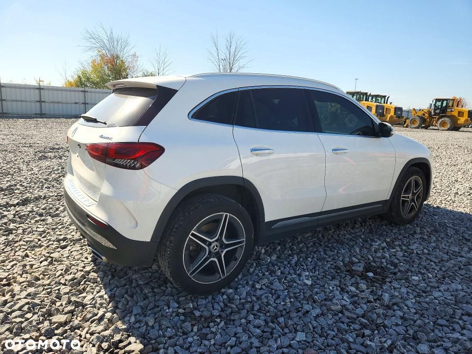 Mercedes-Benz GLA 250 AMG Line - 2