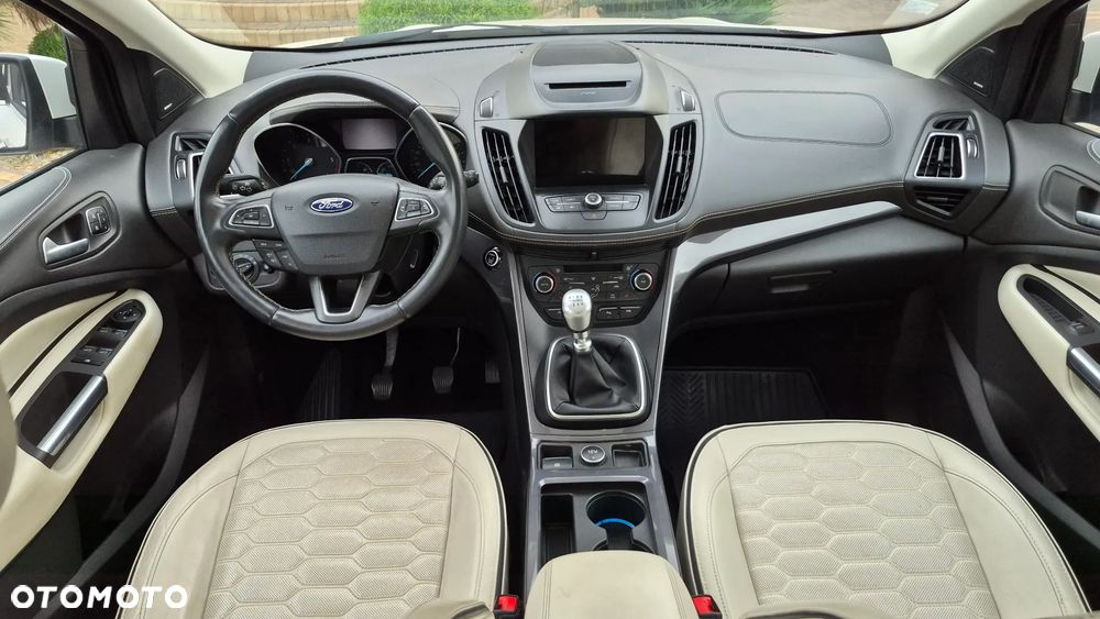 Ford Kuga 2.0 TDCi 2x4 Vignale - 25