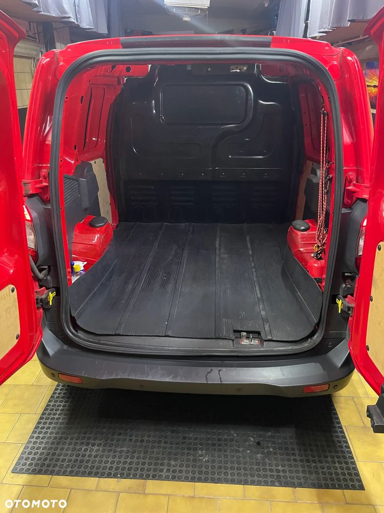 Ford Transit Courier - 6