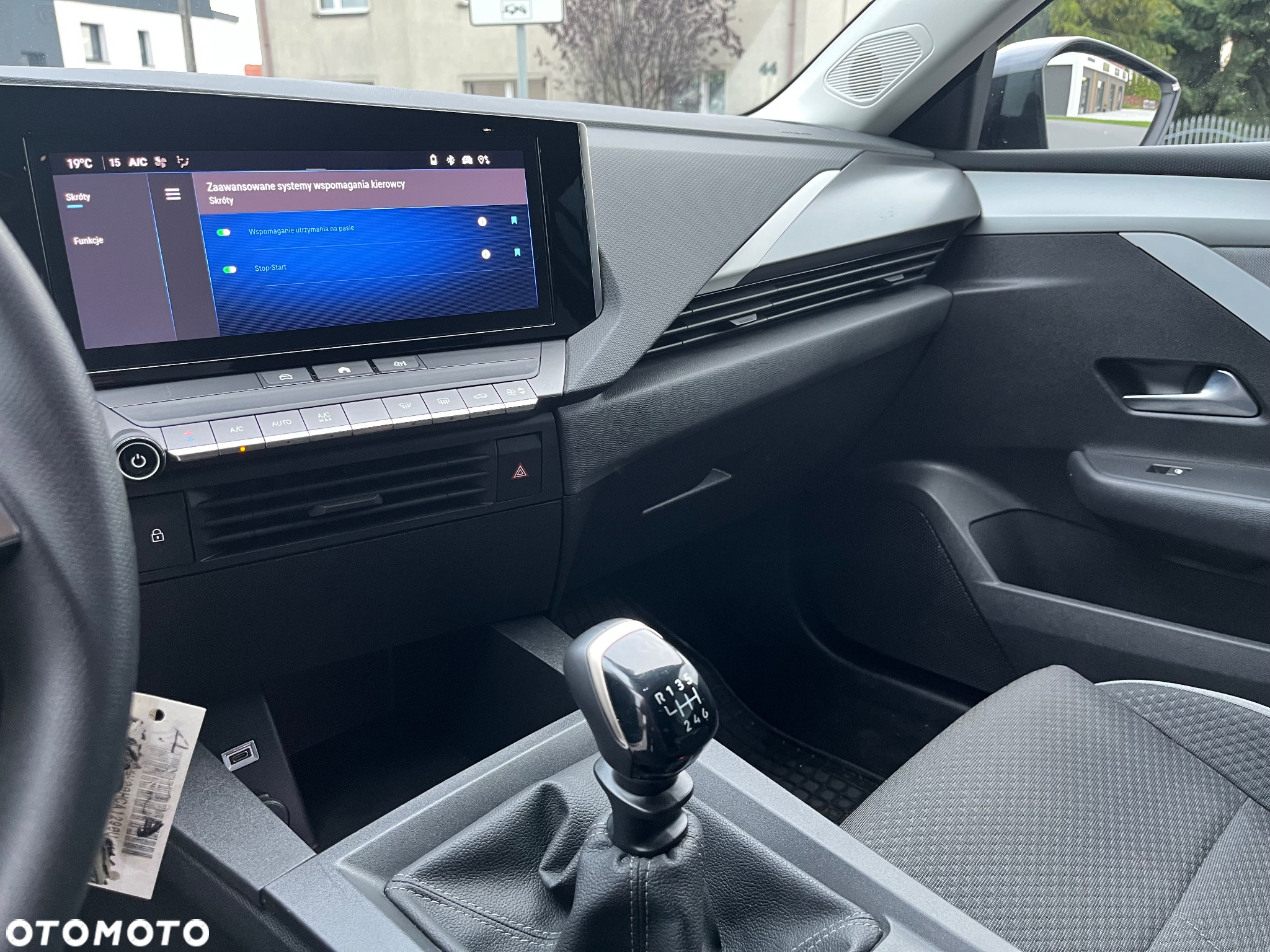 Opel Astra 1.2 Turbo Start/Stop Design&Tech - 31