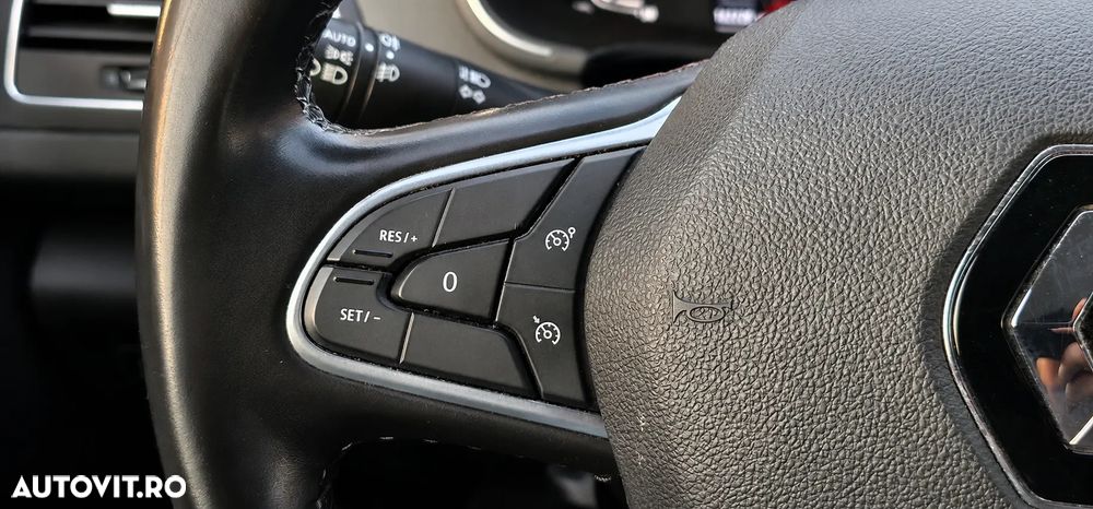 Renault Megane TCe 140 GPF EDC Techno - 25