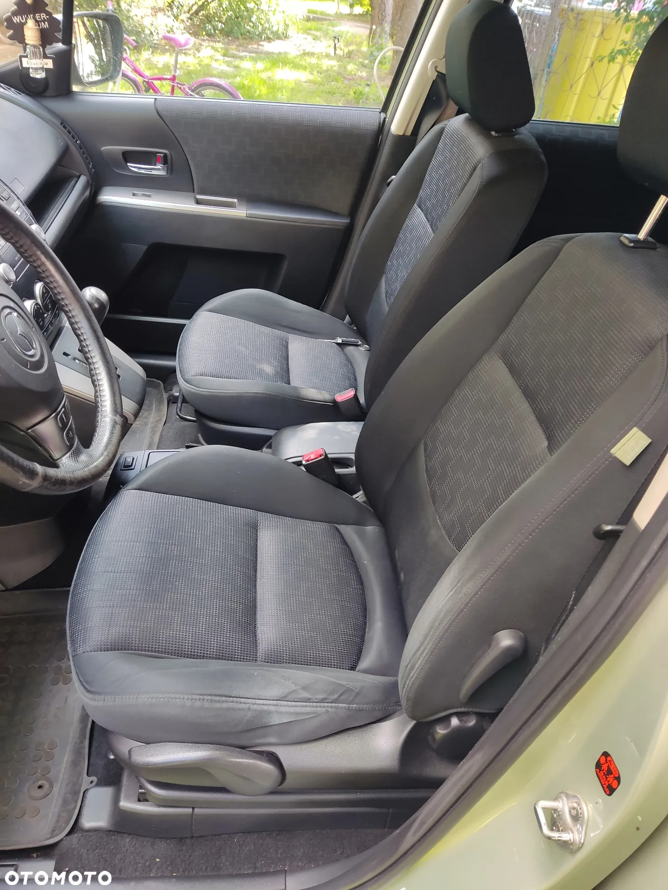 Mazda 5 - 10