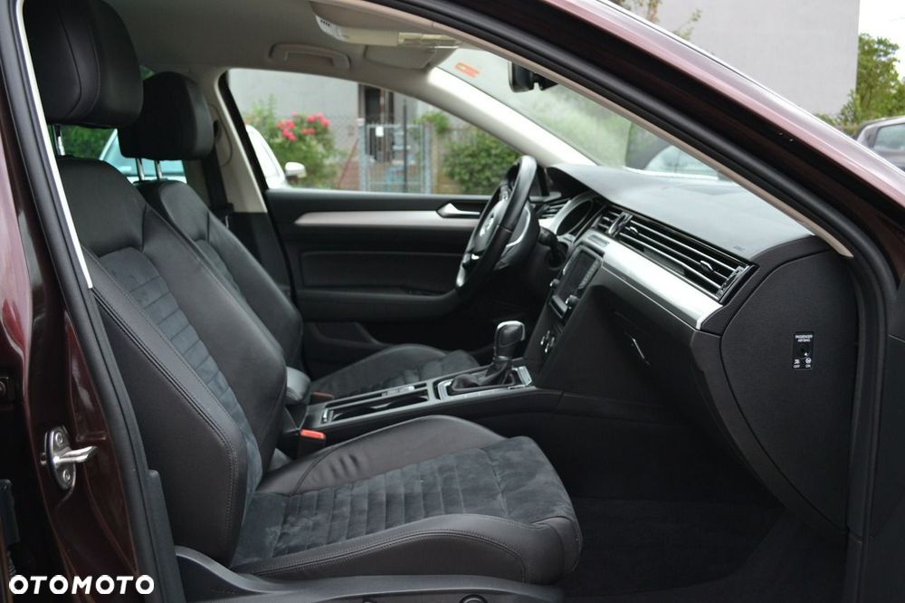 Volkswagen Passat - 12