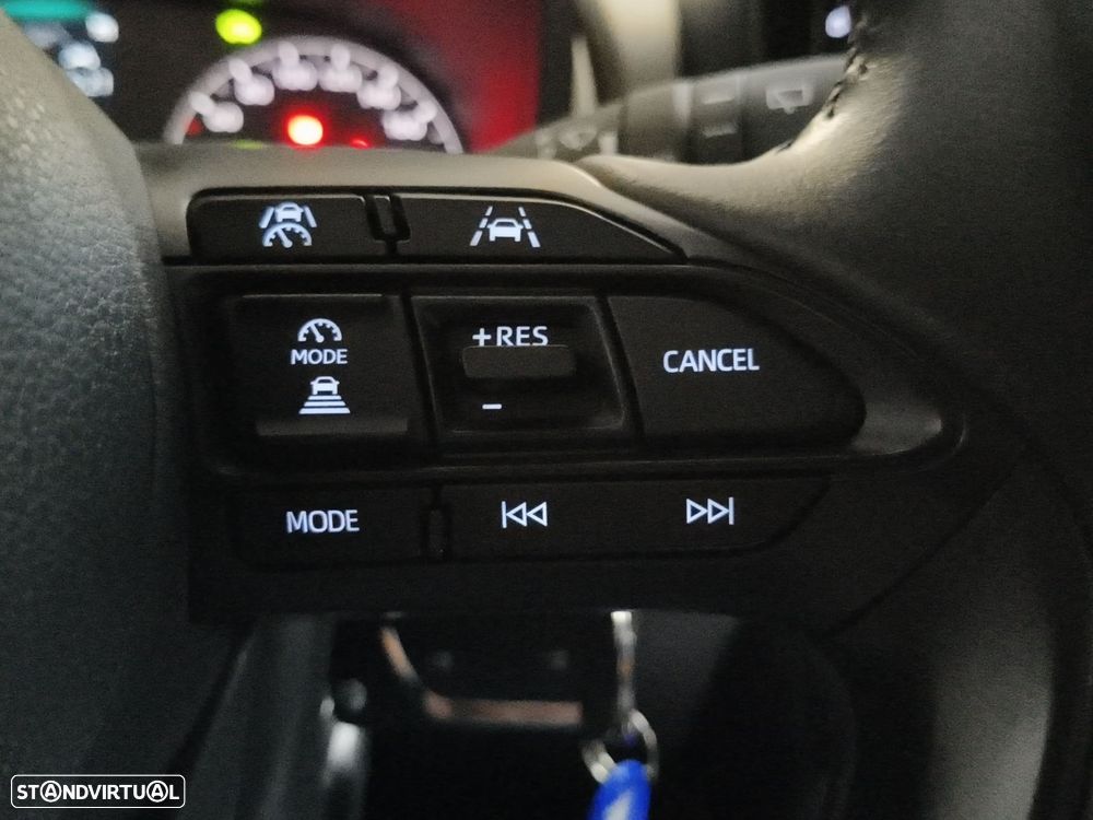 Toyota Yaris 1.5 HDF Comfort Plus - 23