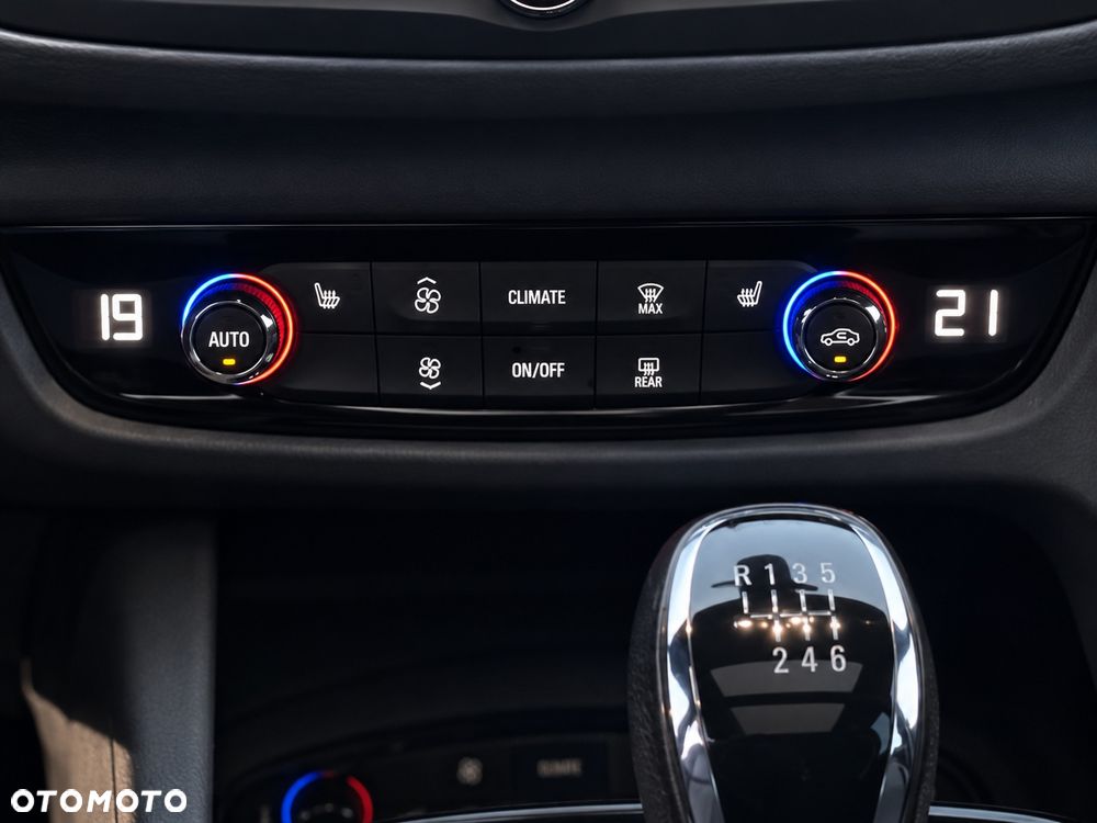 Opel Insignia - 11
