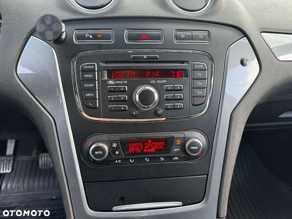 Ford Mondeo 1.6 Gold X - 30