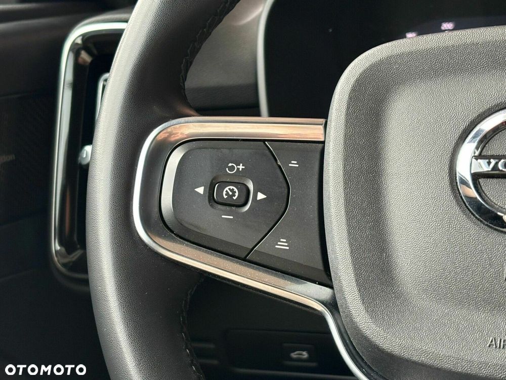 Volvo XC 40 B3 Plus Bright - 16