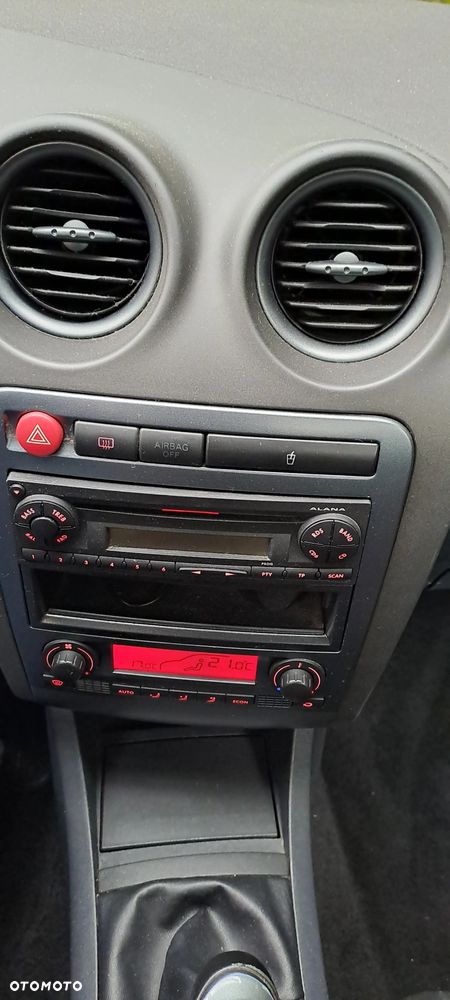 Seat Ibiza SC 1.4 16V Reference - 25