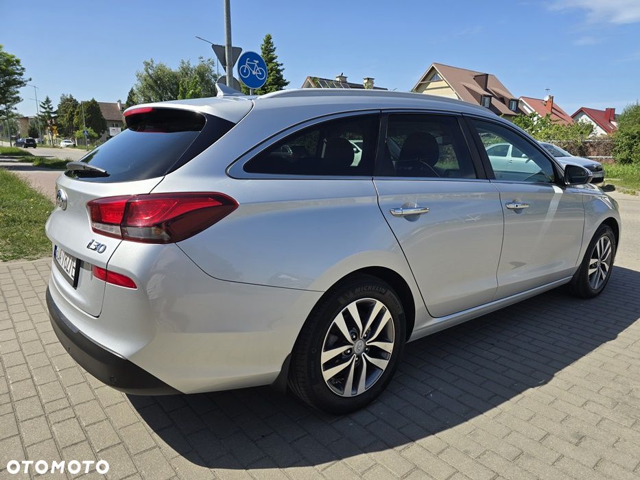Hyundai i30 1.6 D Premium - 5