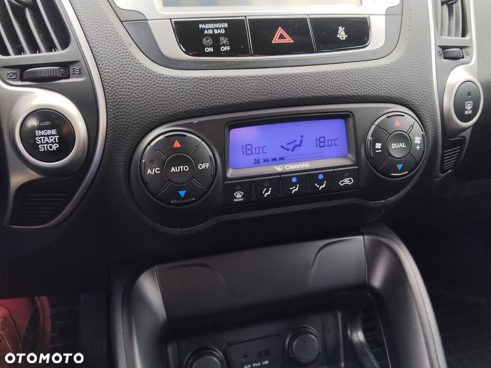 Hyundai ix35 1.7 CRDi 2WD blue Finale Gold - 31