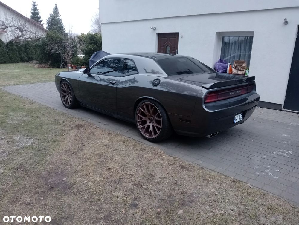 Dodge Challenger - 1