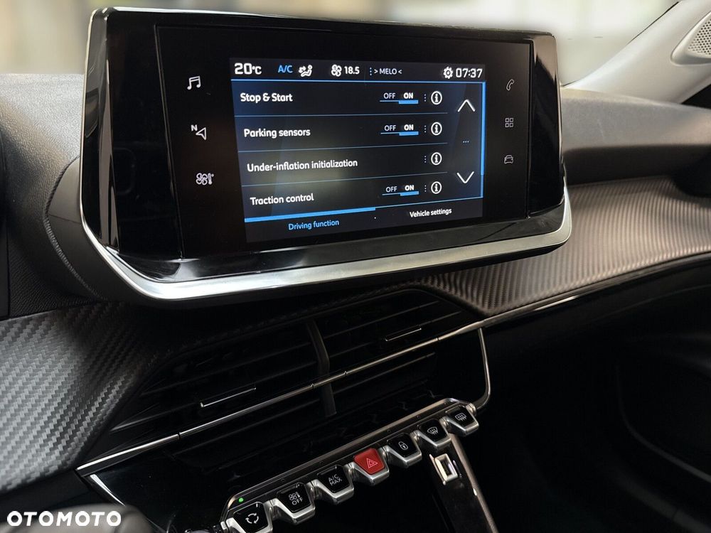 Peugeot 2008 1.2 PureTech Allure S&S EAT8 - 26