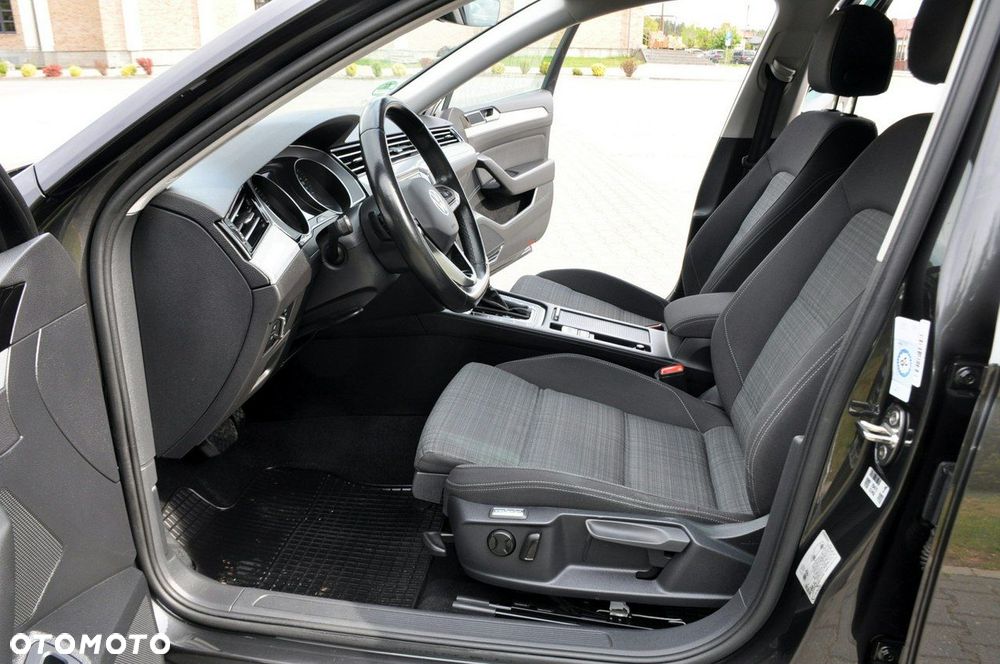 Volkswagen Passat Variant - 22