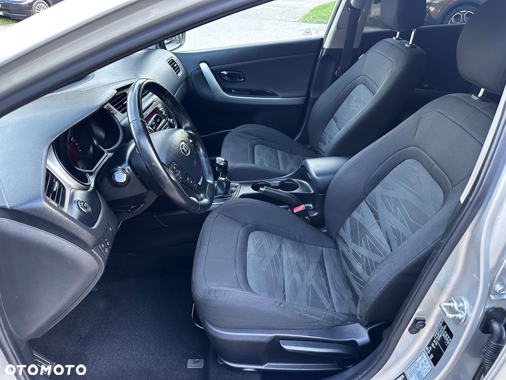 Kia Ceed 1.6 GDI Fifa World Cup Edition - 14