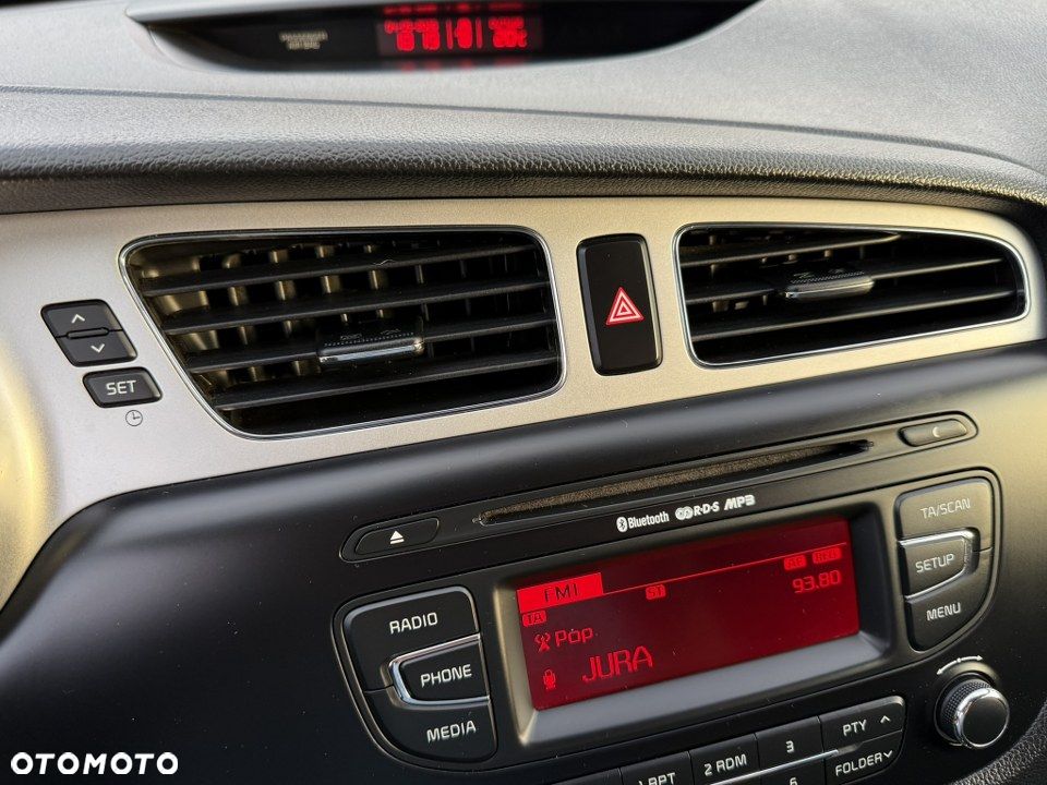 Kia Ceed 1.6 GDI Dream Team Edition - 23