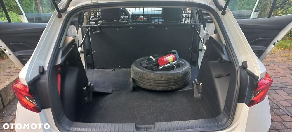 Skoda Fabia 1.0 MPI Essence - 10
