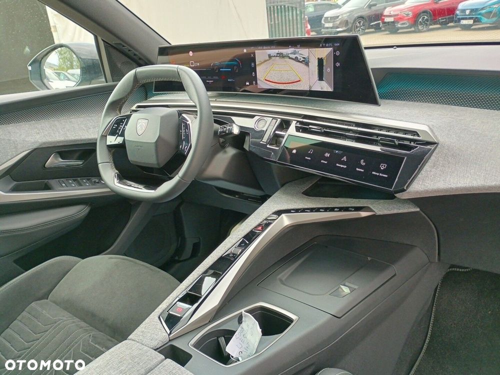 Peugeot E-5008 73kWh GT - 18