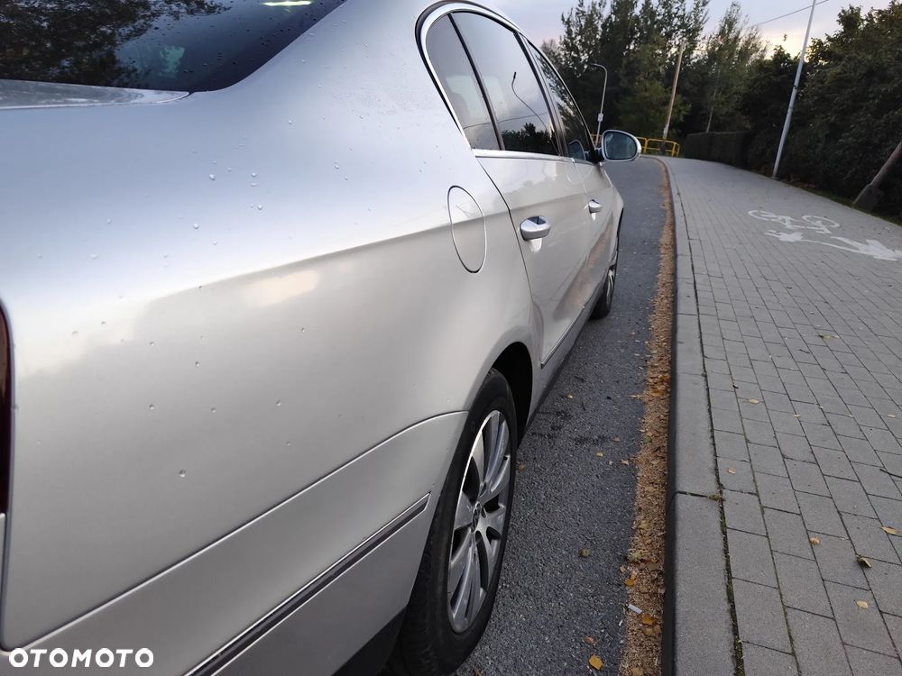 Volkswagen Passat - 11