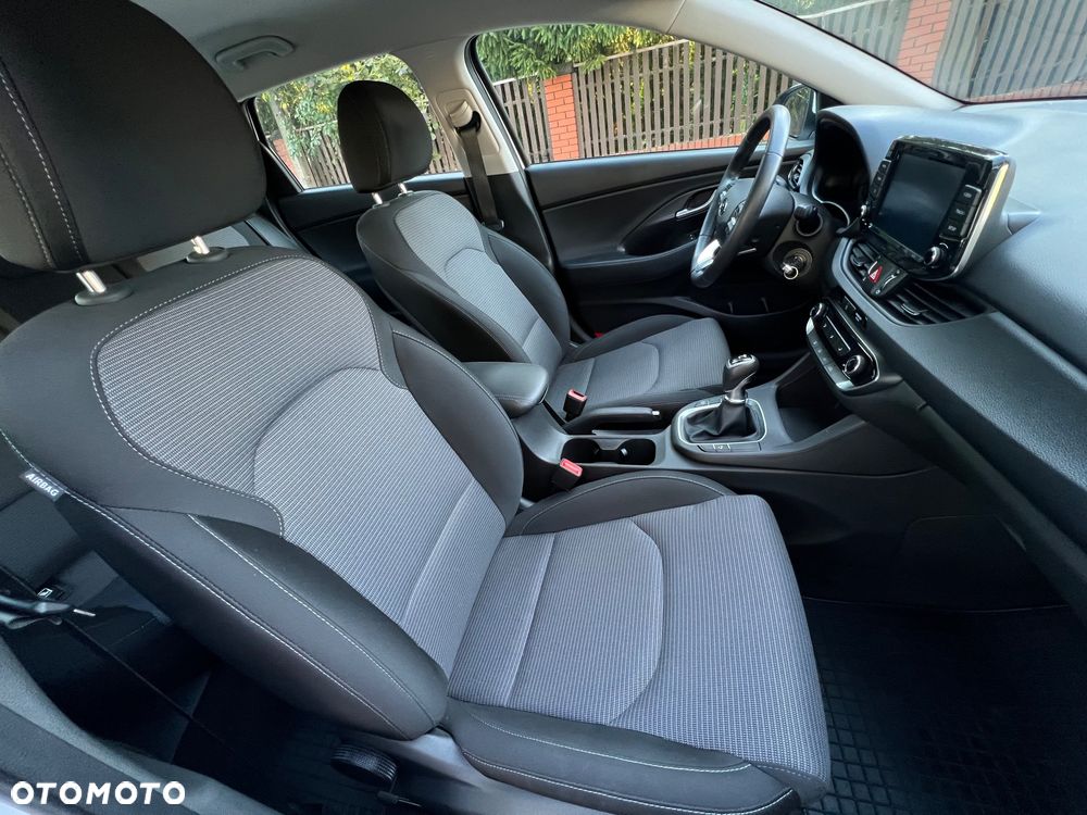 Hyundai i30 1.5 T-GDI 48V Classic + - 20