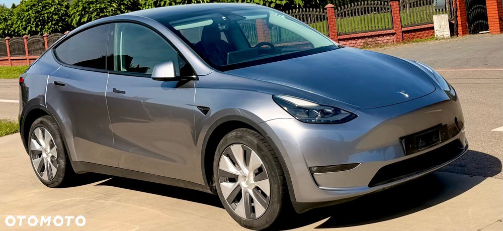 Tesla Model Y Long Range Dual Motor AWD - 12