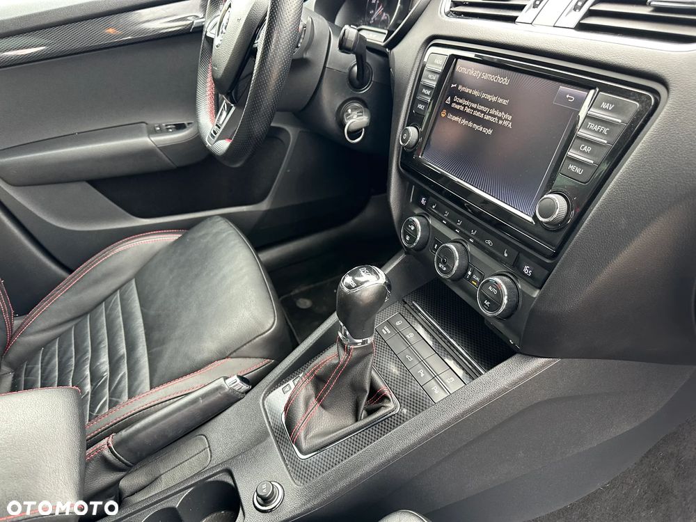 Skoda Octavia 2.0 TDI DSG RS - 11