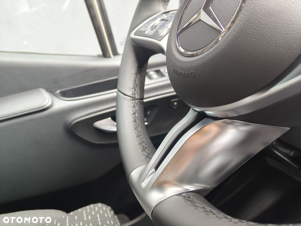 Mercedes-Benz Sprinter - 23