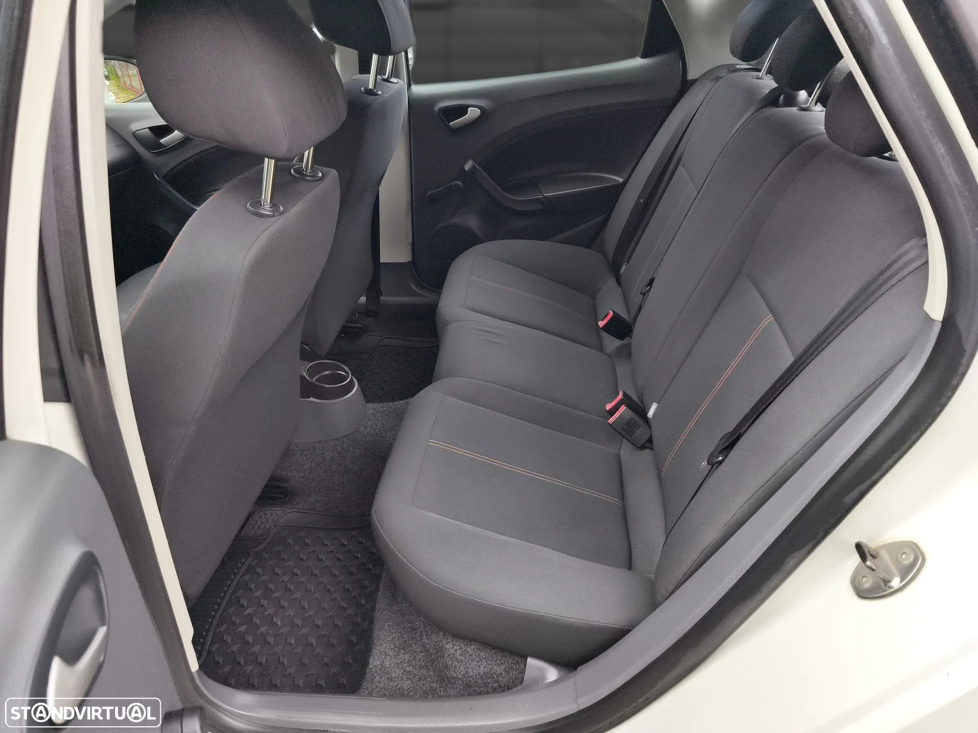 SEAT Ibiza 1.2 TDi Reference DPF - 9