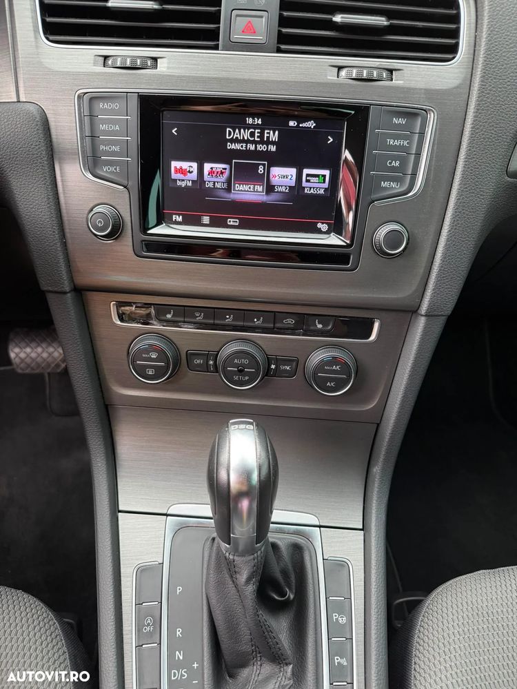 Volkswagen Golf - 8