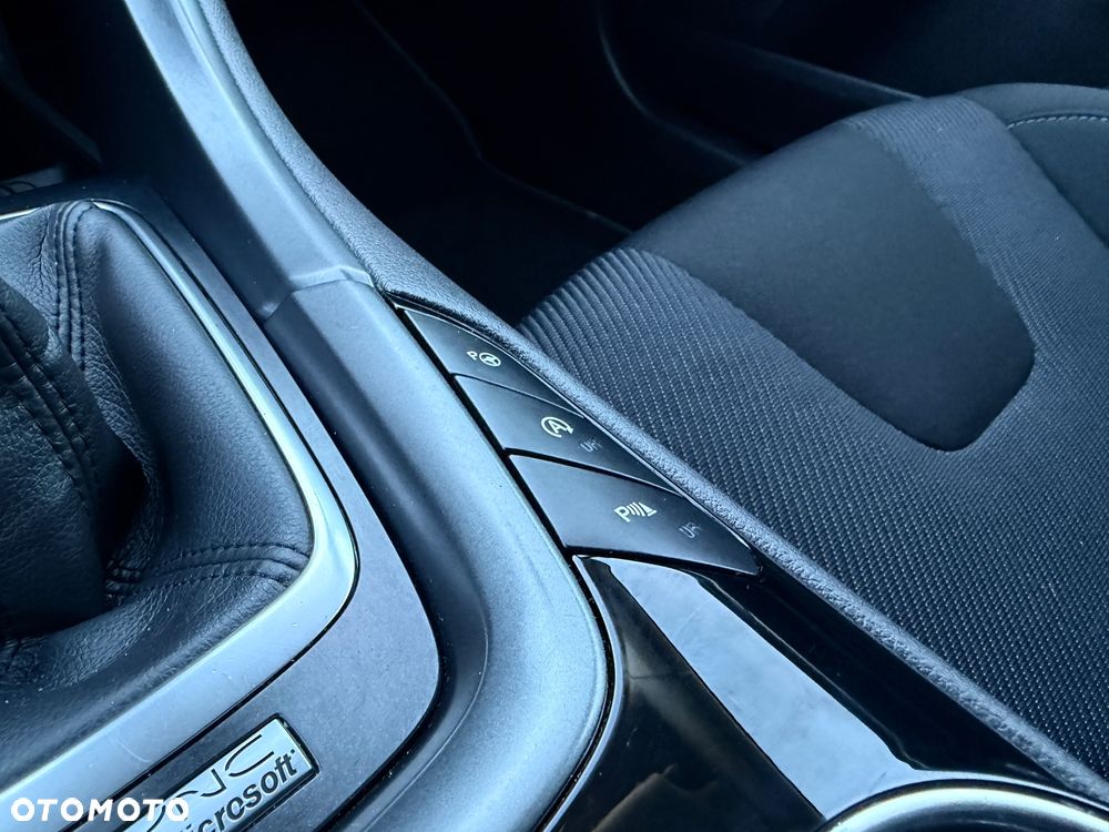 Ford Mondeo 2.0 TDCi Titanium - 32