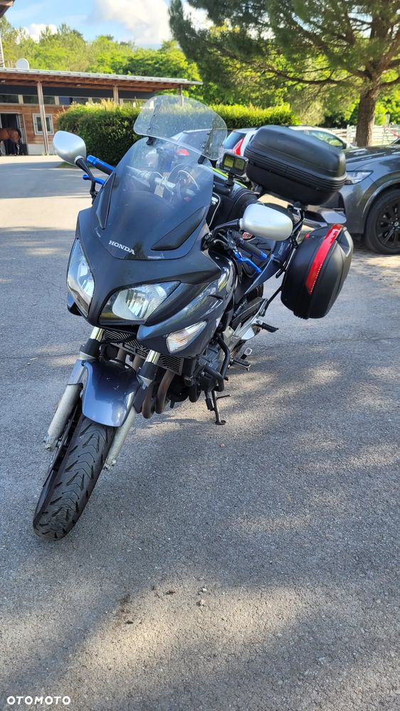 Honda CBF - 4