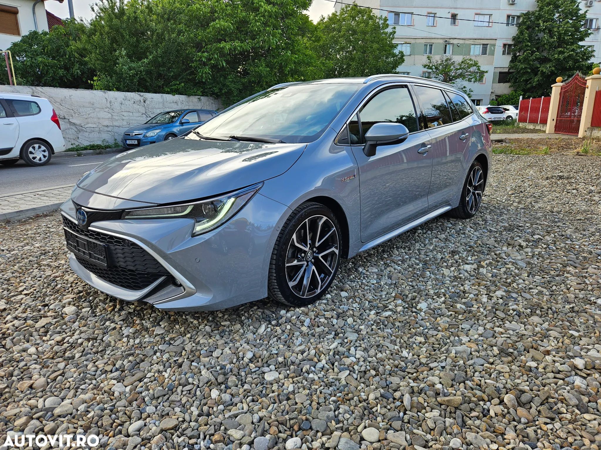 Toyota Corolla 2.0 Hybrid Touring Sports Business Edition - 1