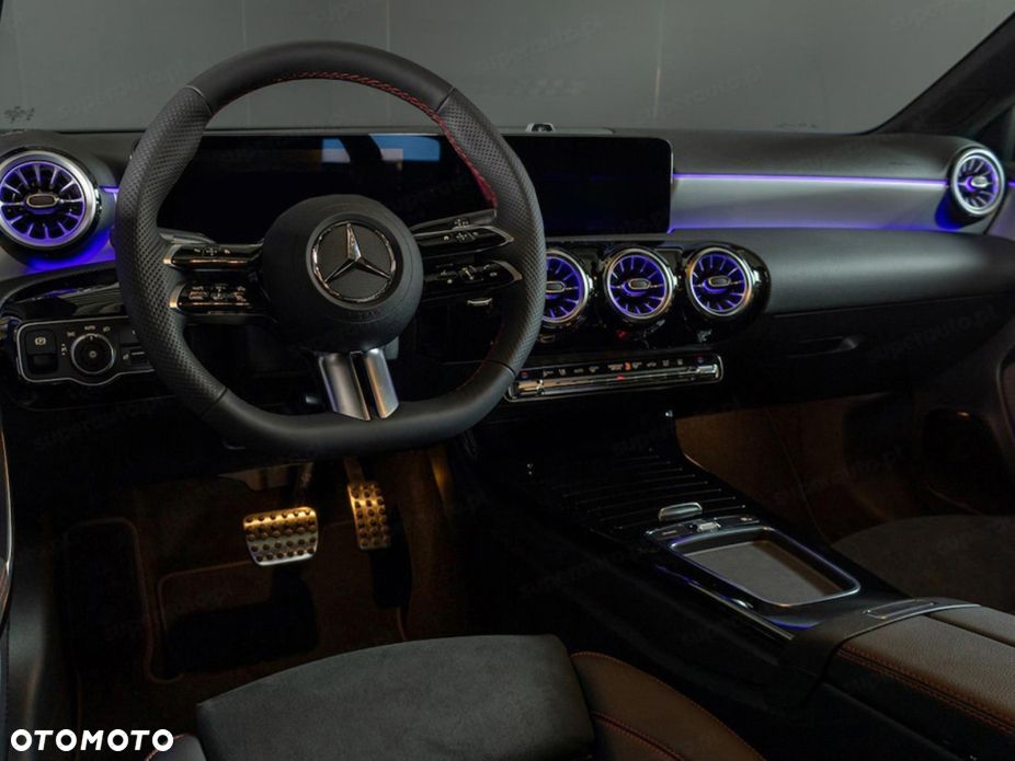 Mercedes-Benz Klasa A 220 4-Matic AMG Line 8G-DCT - 9