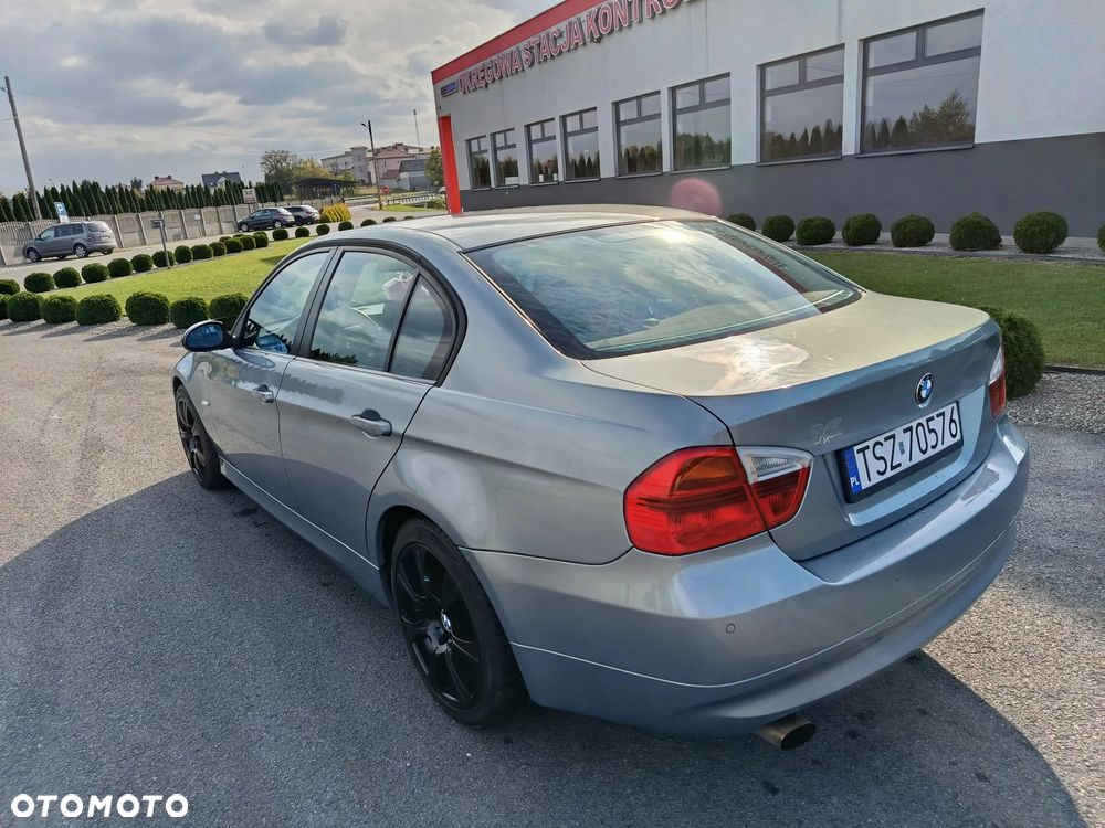 BMW Seria 3 320i - 4