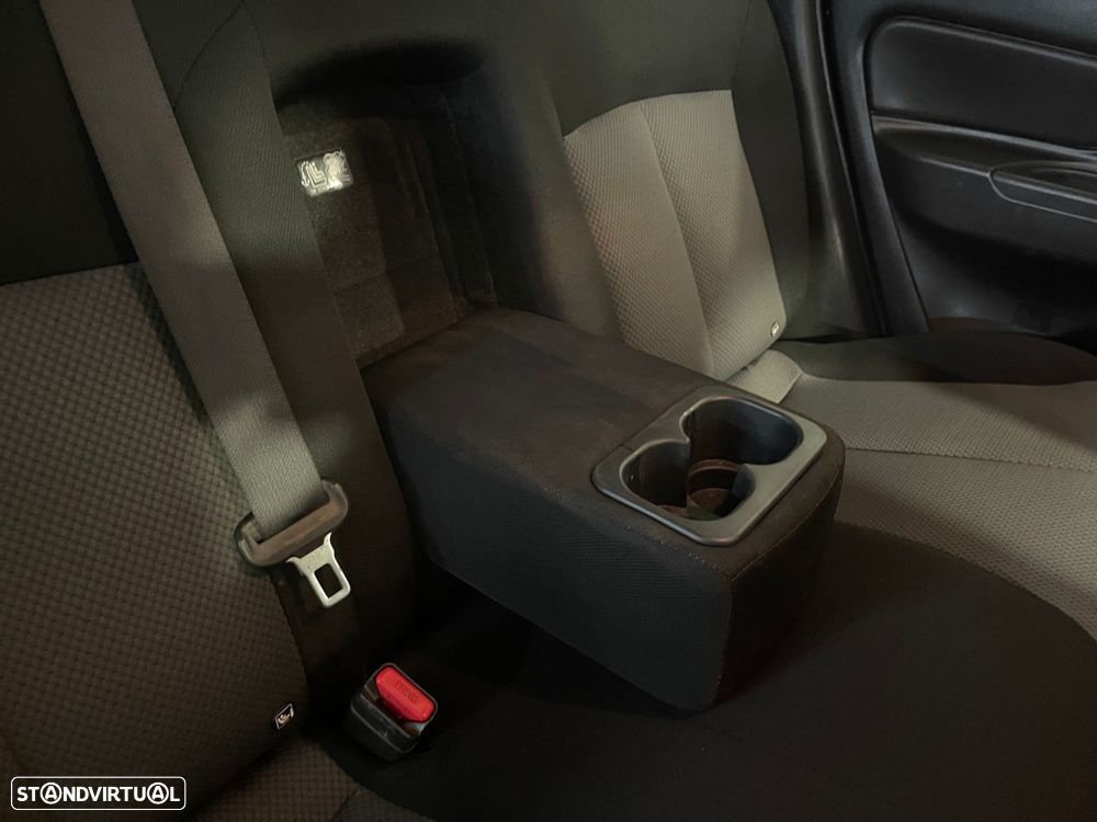 Mitsubishi L200 2.3 DI-D CD Invite 4WD - 18