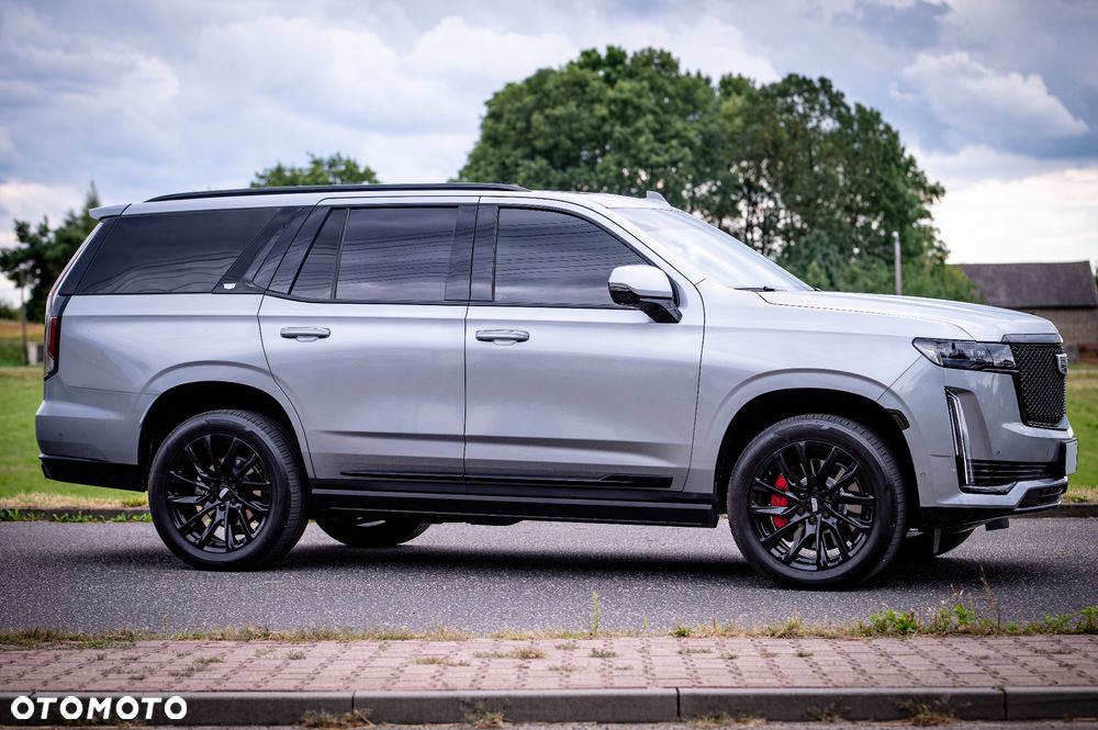 Cadillac Escalade - 1