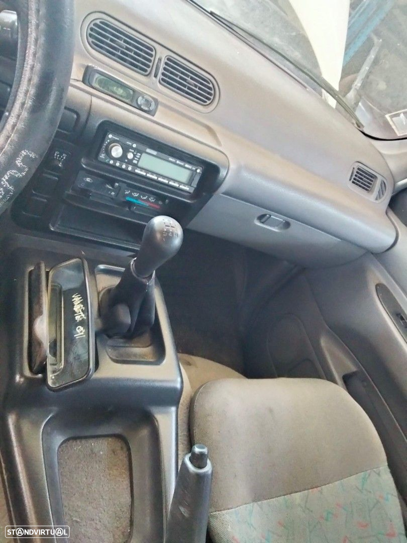 Nissan Vanette 2.3D de 2001 disponível para peças - 9
