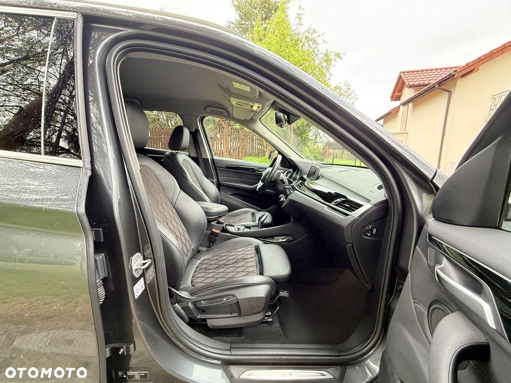 BMW X1 xDrive18d xLine - 27