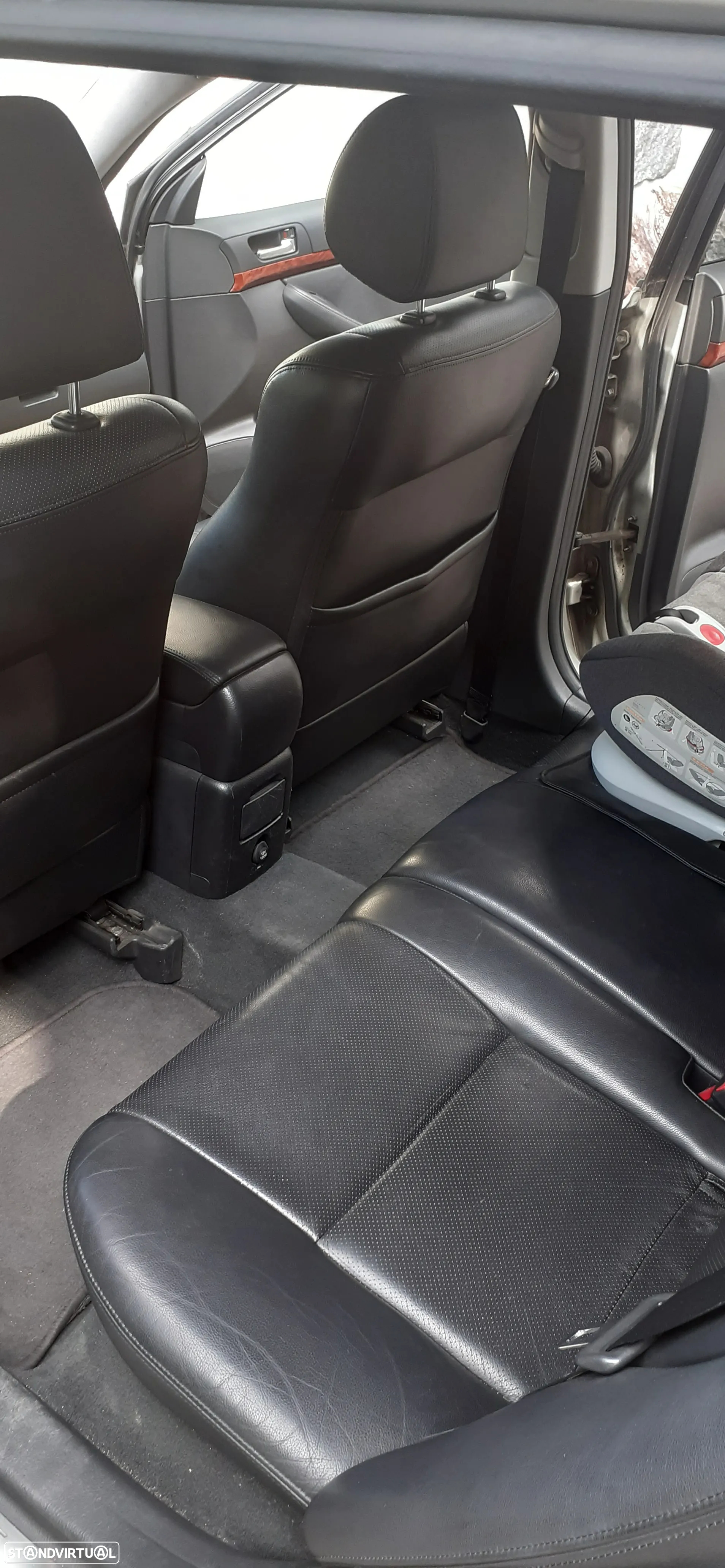 Toyota Avensis LB 2.0 D-4D Sol S/GPS - 9