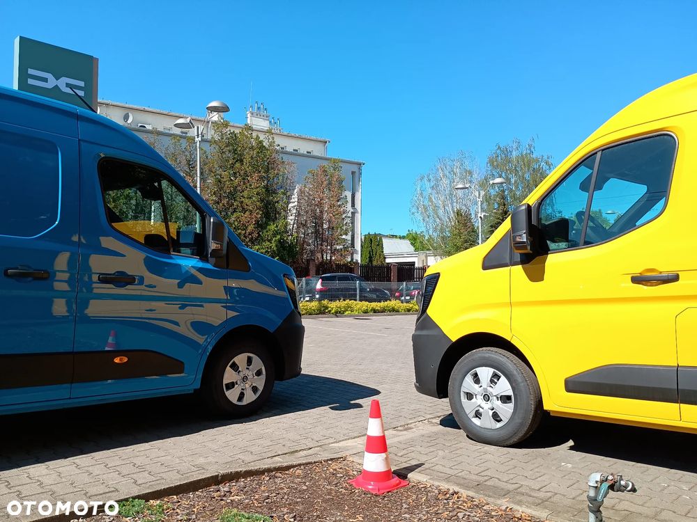 Renault Master L3H2 niebieski - 6