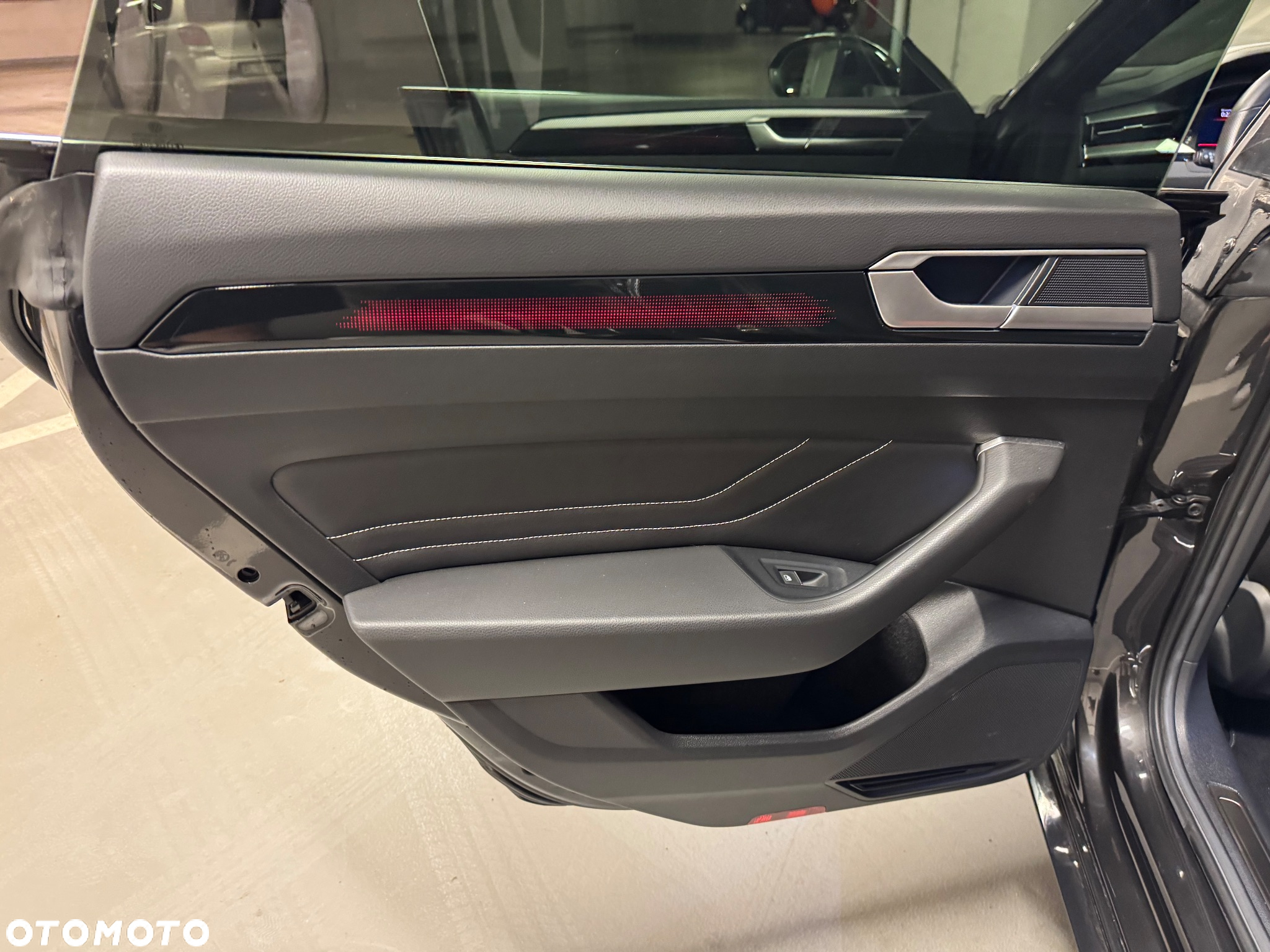 Volkswagen Arteon 2.0 TSI R-Line DSG - 29