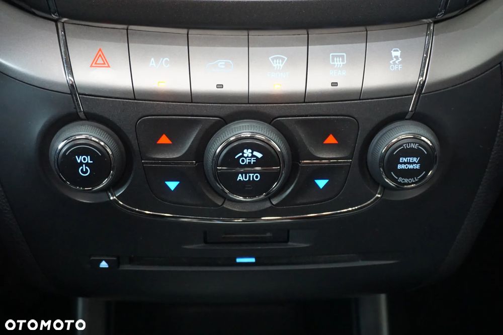 Fiat Freemont 2.0 Multijet 16V DPF Automatik Allrad Black Code - 36