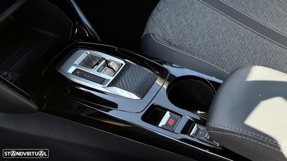 Peugeot 2008 1.2 Hybrid Allure e-DCS6 - 13