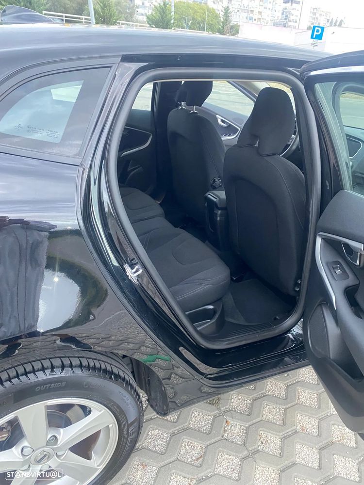 Volvo V40 D2 Kinetic - 10