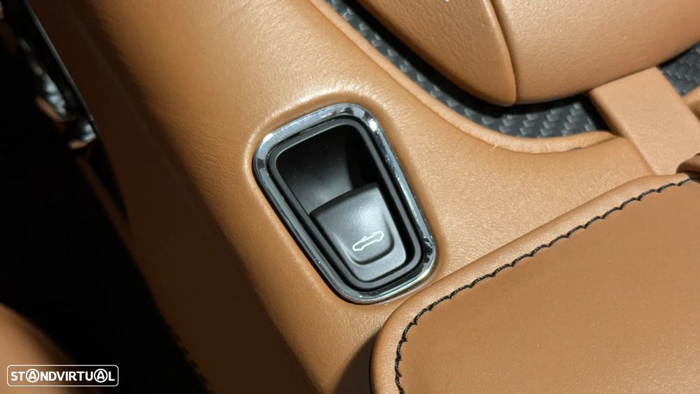 Aston Martin DBS Volante Superleggera - 44